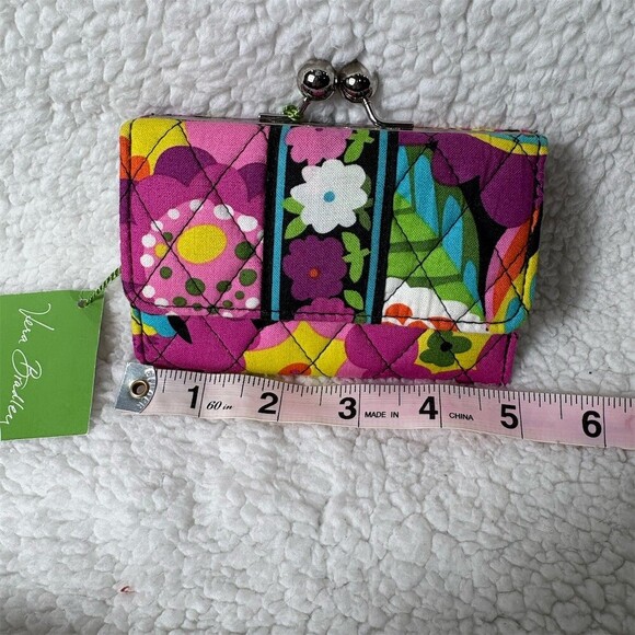 Vera Bradley Handbags - Vera Bradley Wallet Womens One Size Multicolor Floral Quilted Kisslock